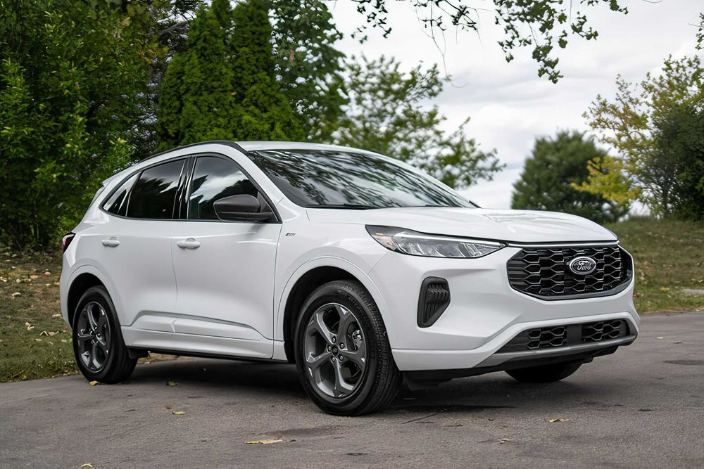 Ford Escape      2023