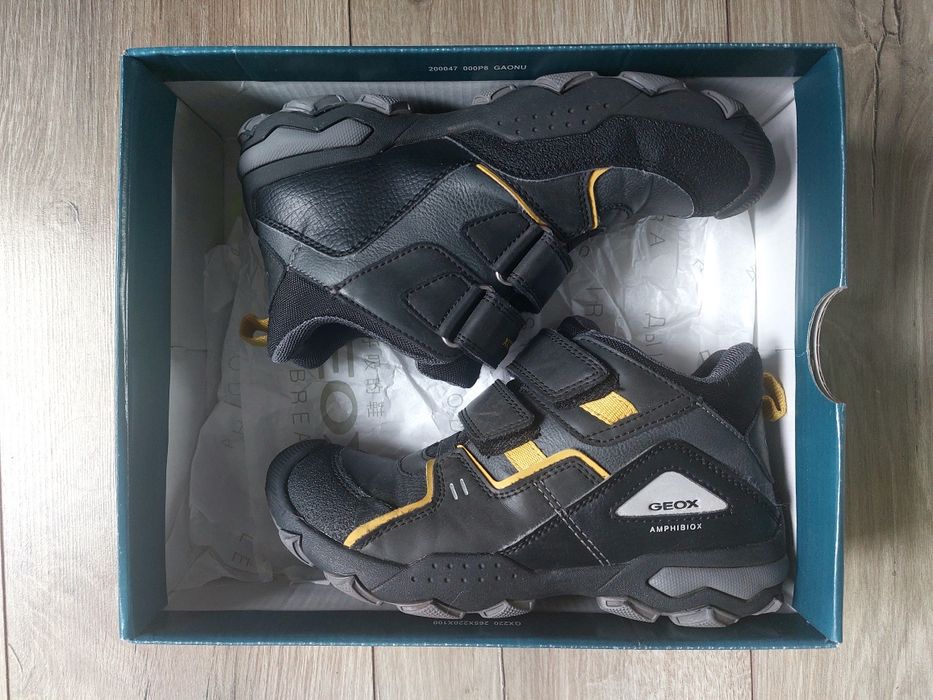 Ботинки Geox кроссовки демисезонные, размер 33