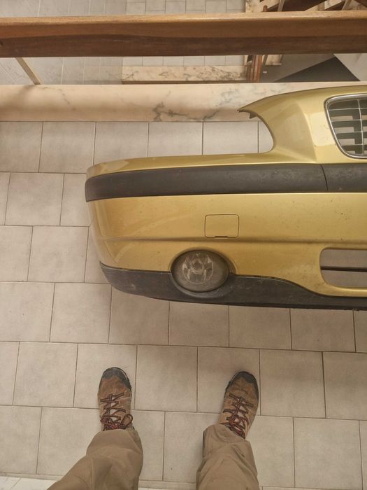 Parachoques frontal Volvo S60 e Faróis