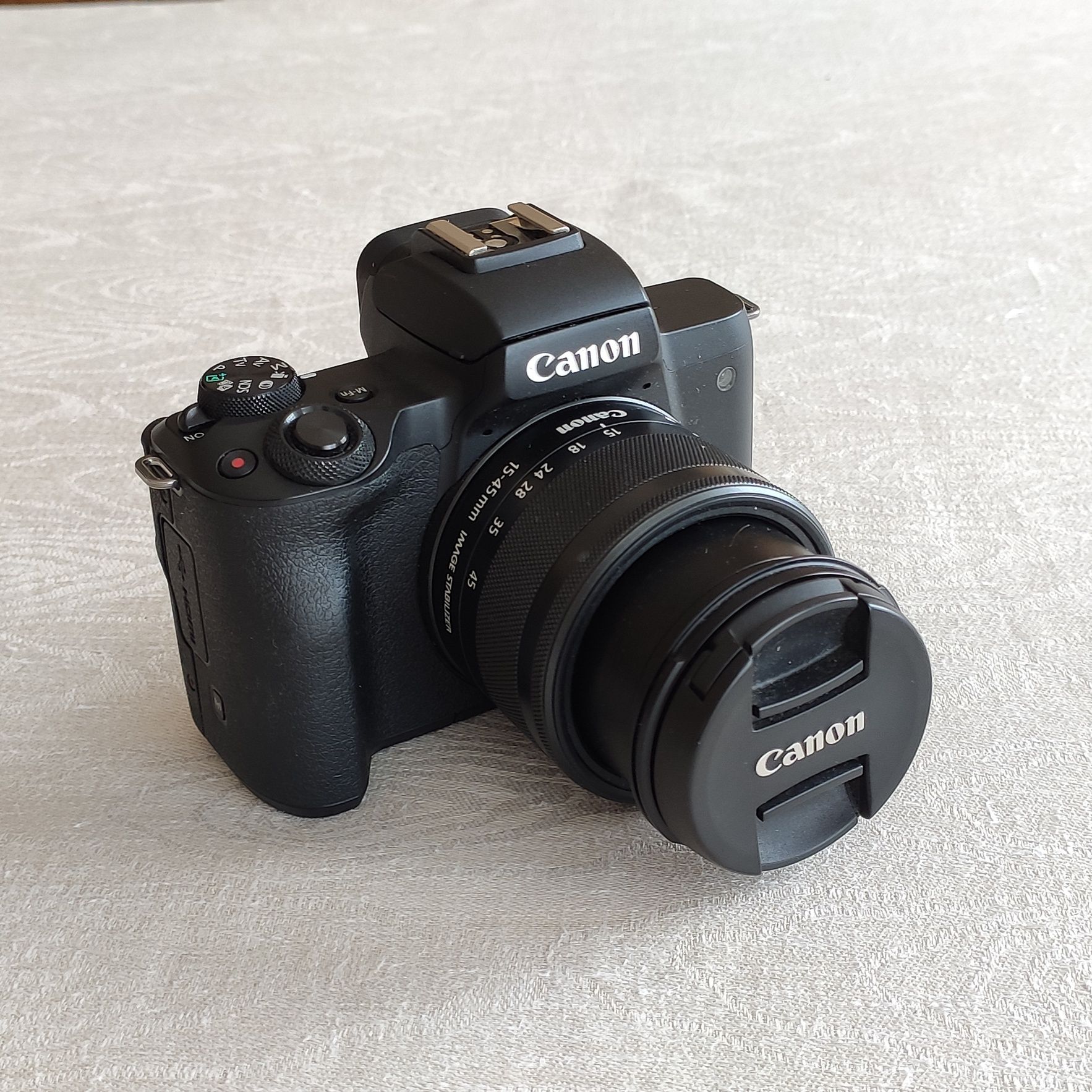 Canon M50 + obiektyw 15-45mm f3.5-6.3 3 baterie i ładowarka