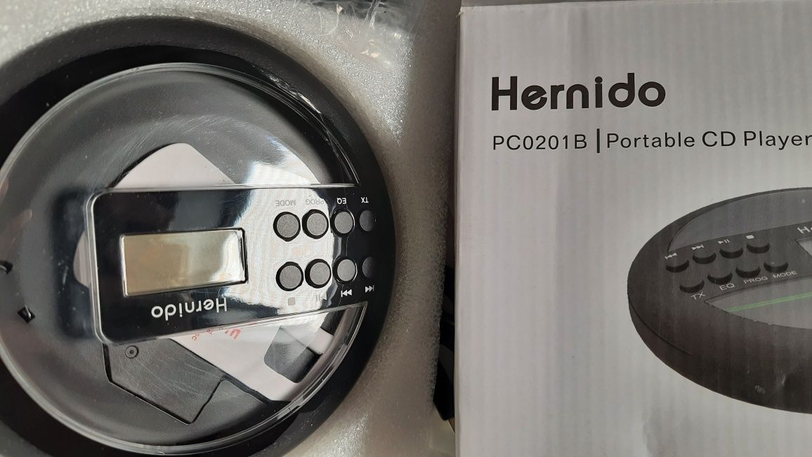 Аккумуляторный CD-плеер Hernido PС0201B с FM-передатчиком Черный