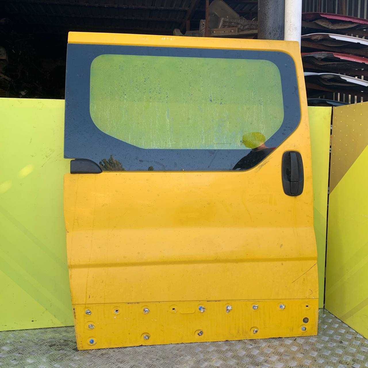 Двері зсувні праві Renault Trafic Дверь сдвижная правая трафик виваро