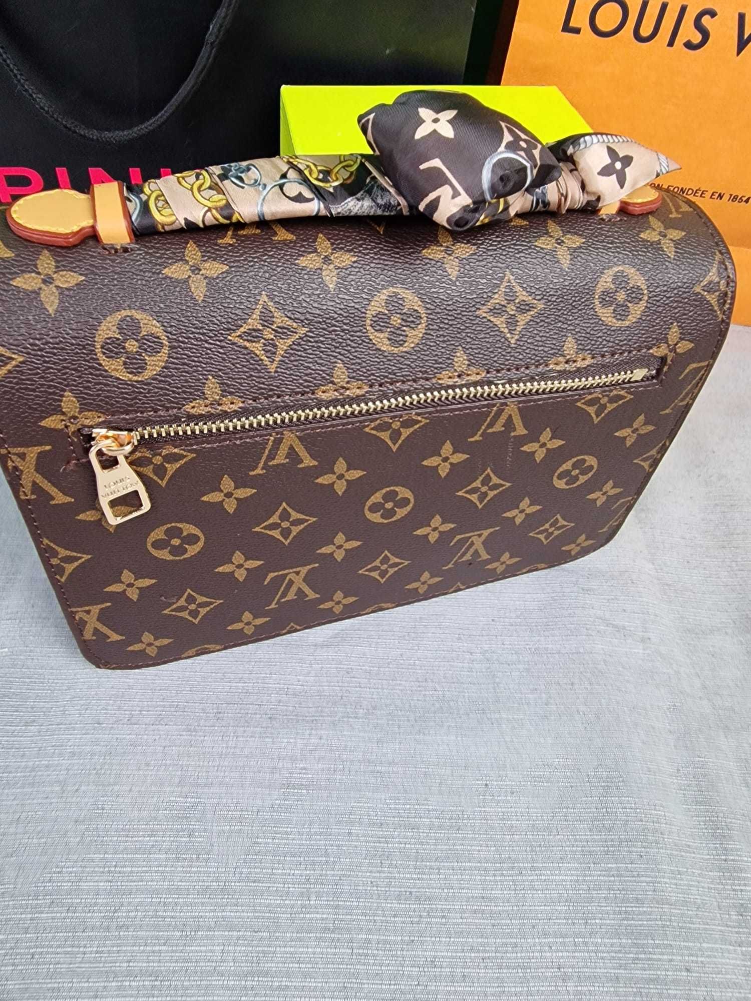 Torebka damska listonoszka kuferek LV Louis Vuitton brązowa monogram