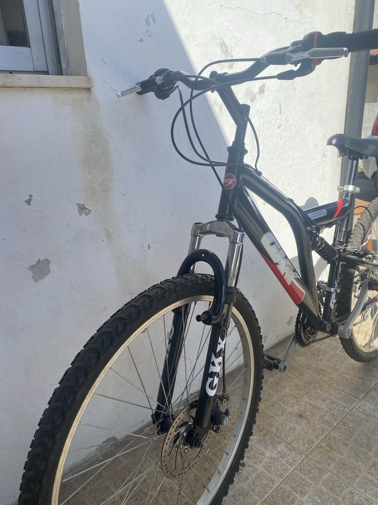 Bicicleta GKX Full suspension