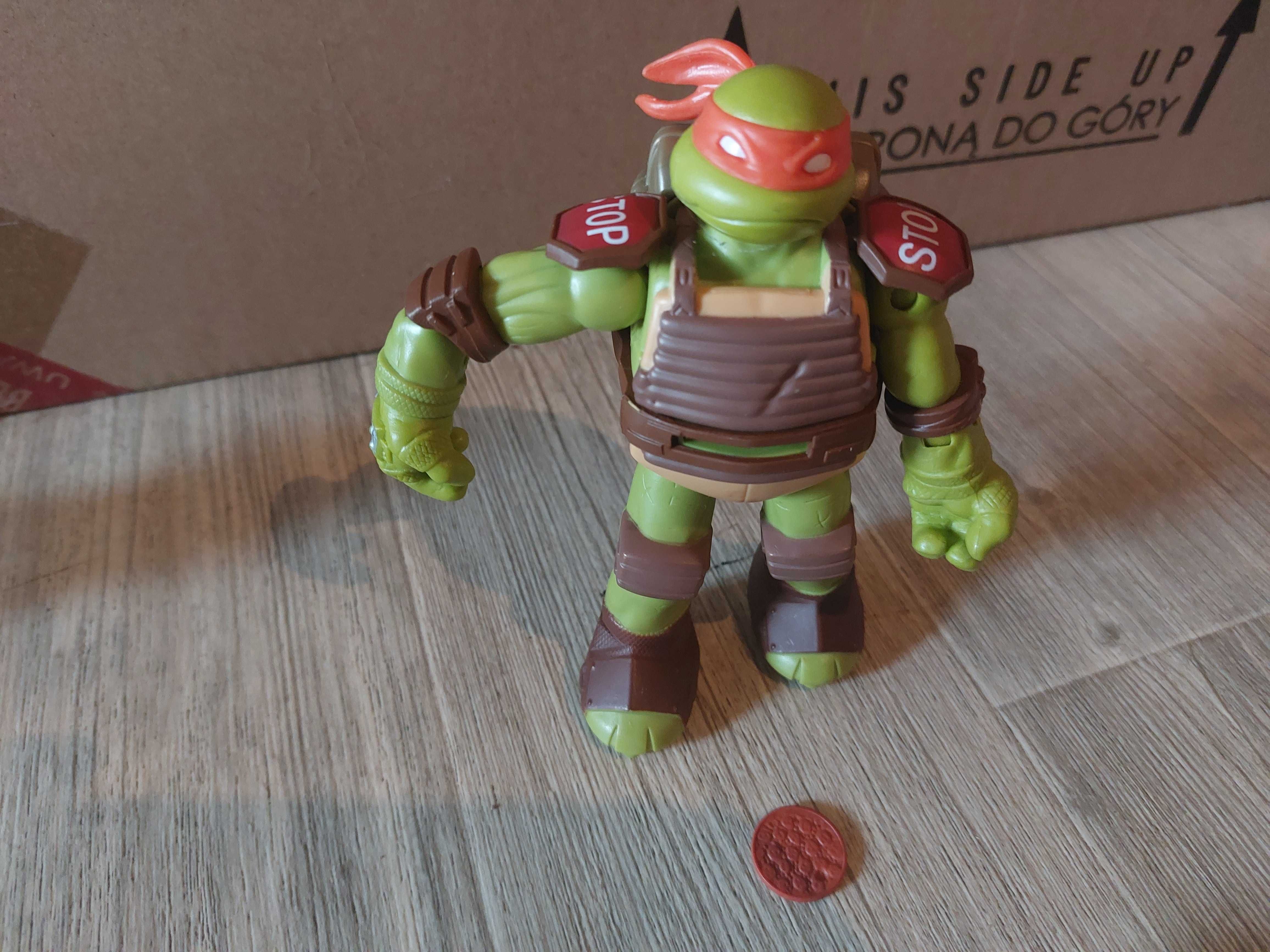 Figurka żółw ninja Michelangelo 14 cm, rzuca pizzami