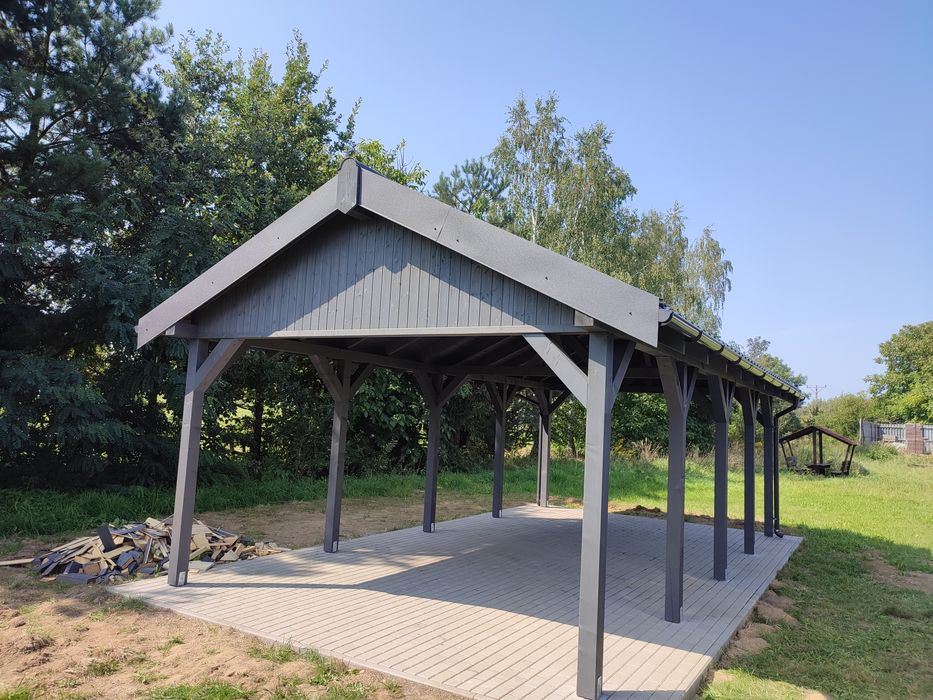 Wiaty tarasy stajnie dla koni.