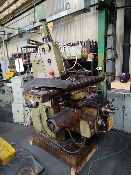 Frezarka uniwersalna FWD-32