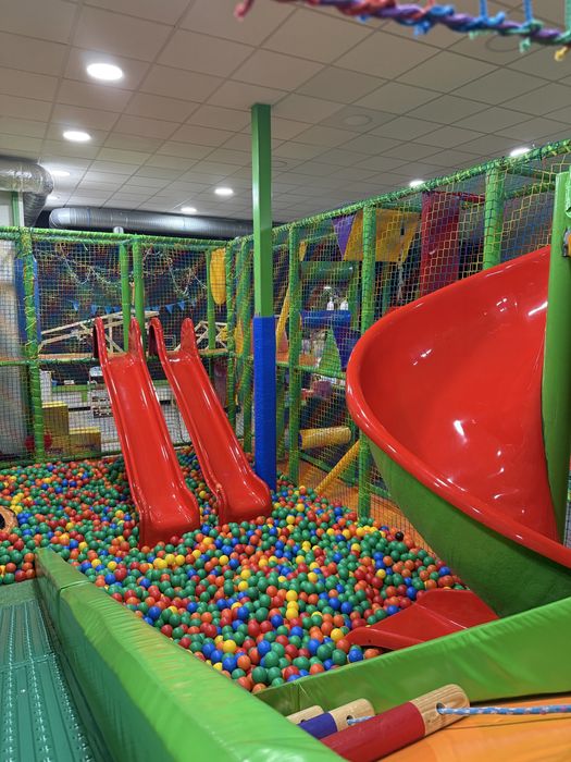 Sala zabaw, pełne wyposażenie, gotowa baza klientów