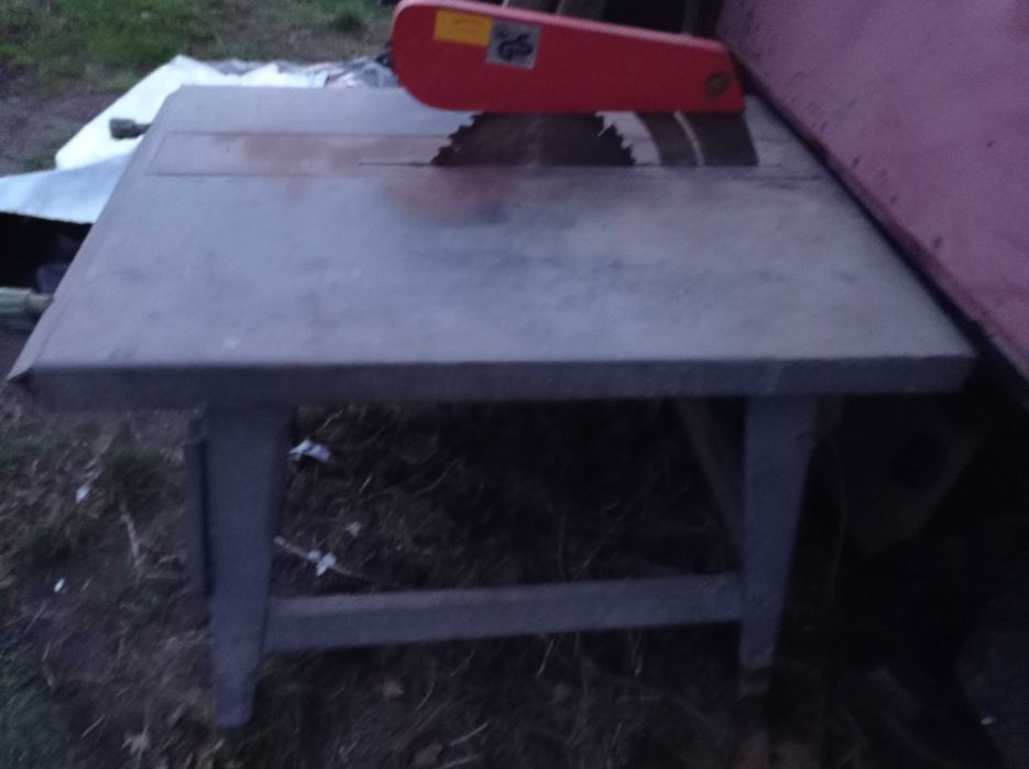 Piła tarczowa stołowa cyrkularka budowlana