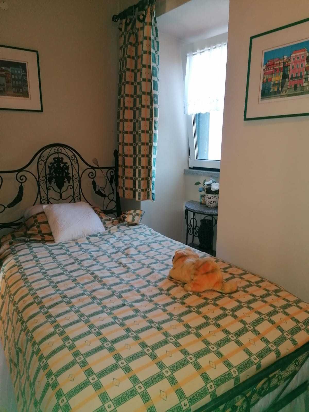 2 Moradias prontas a habitar, com eletrodomésticos e mobiliário