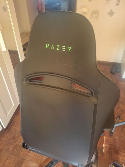 Cadeira Gaming Razer Enki X (Até 136 kg - Elevador a Gás Classe 4 - Pr