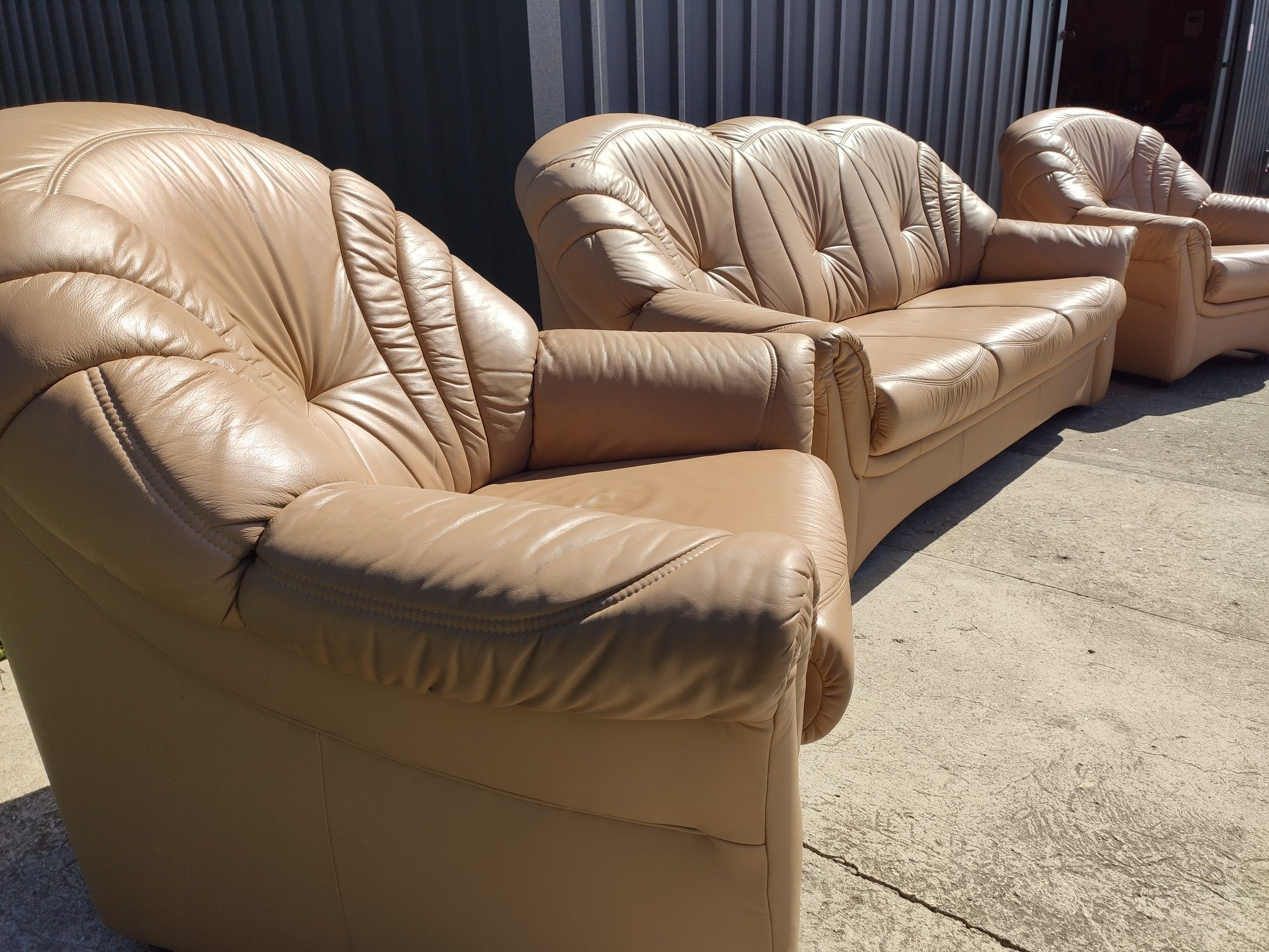 Sofa skórzana 3-osobowa+2 fotele+pufa/wypoczynek-100% skóra naturalna