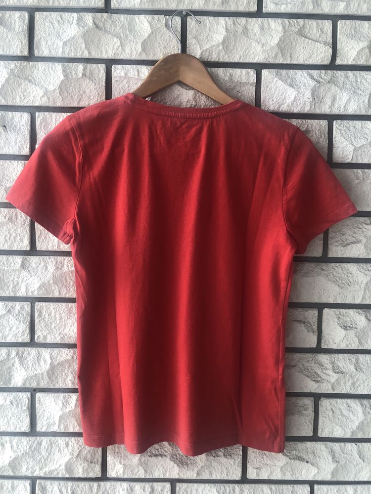Czerwony t-shirt, bluzka z krótkim rękawem rozm. S/M