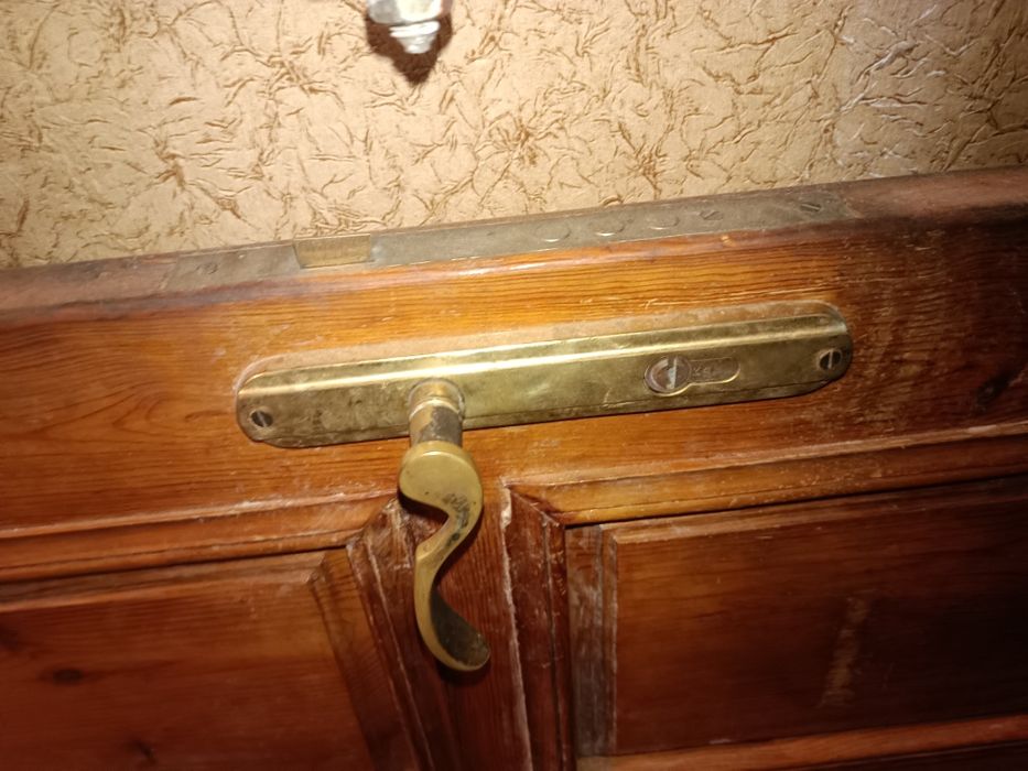 Дерев'яні двері б/в