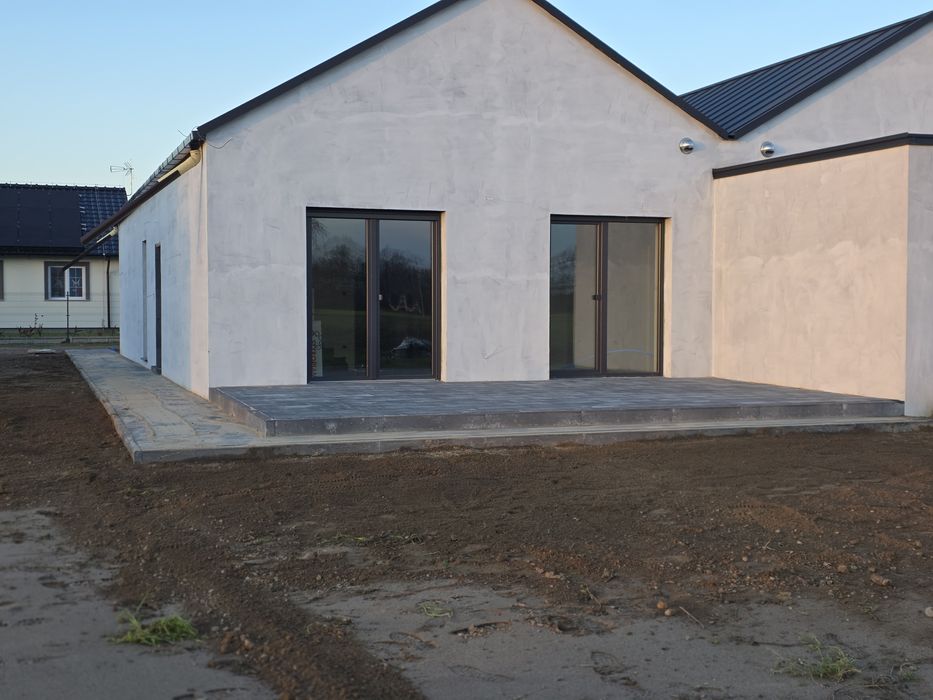 Dom parterowy w zabudowie bliźniaczej