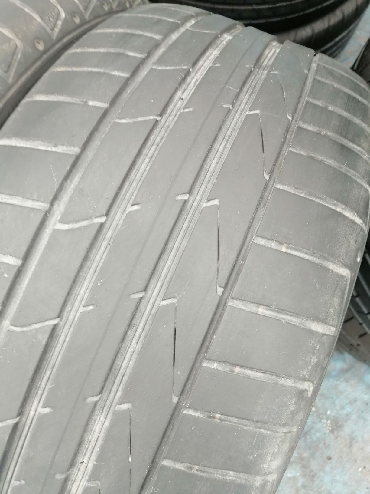 225/50/17 Hankook 2szt 5mm 2018r lato