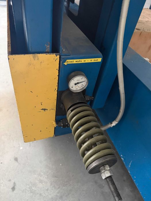 Maszyna do cięcia pianki poliuretanowej DZIERGWA