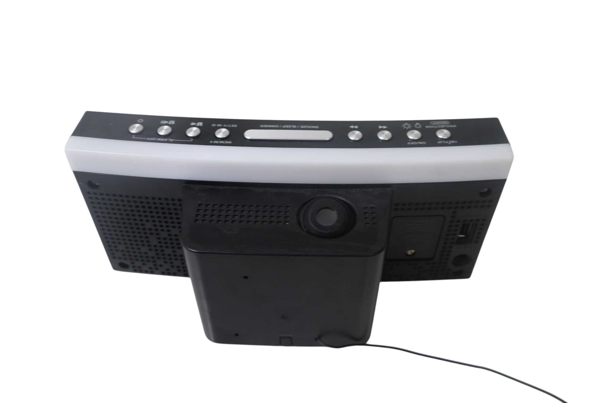 radiobudzik z projektorem i usb GÖTZE & JENSEN RCL700