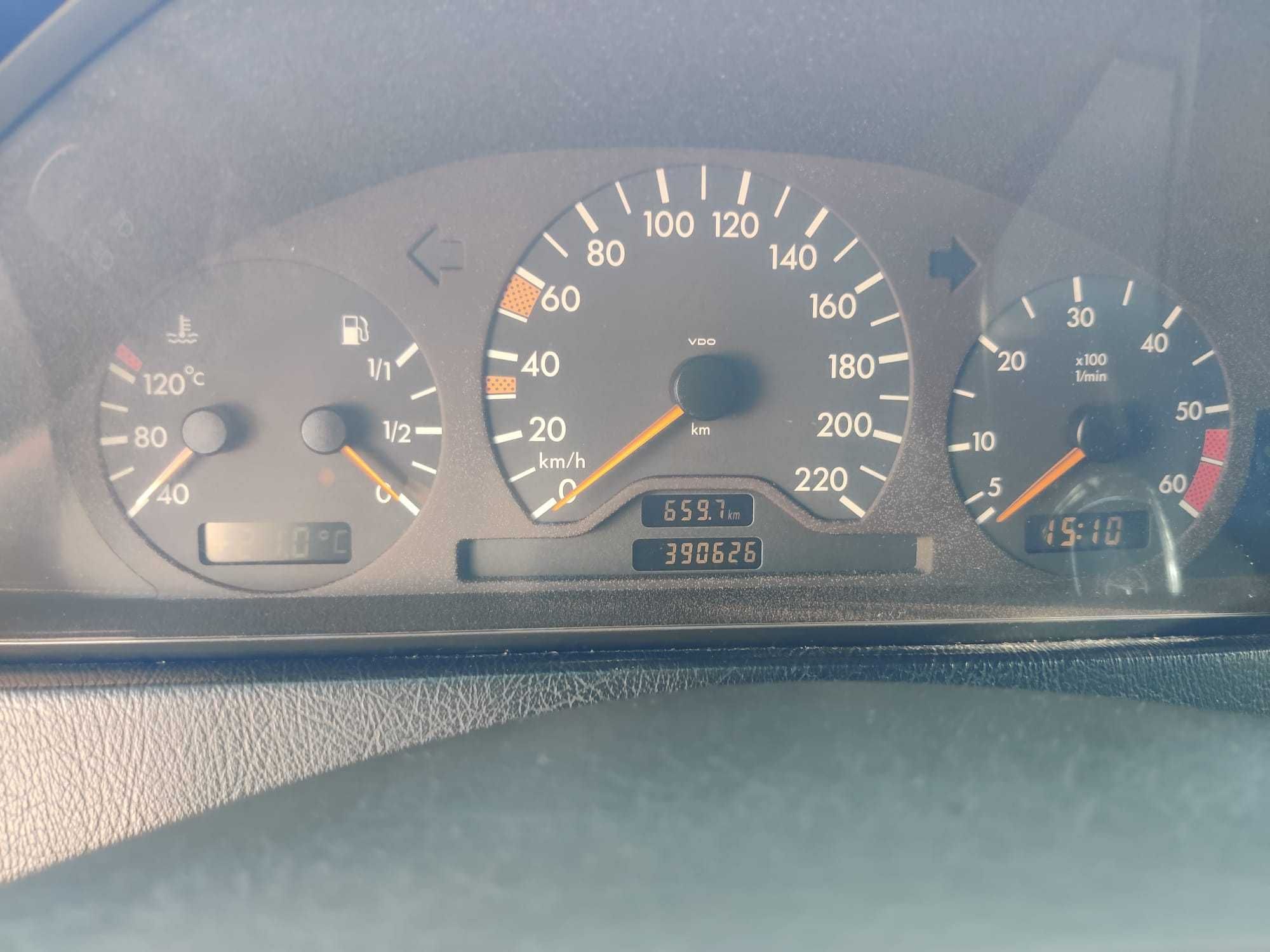 Mercedes-Benz C200. Clássico económico desde 1997