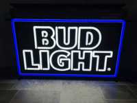 Reclamos luminosos LED à marca cerveja Americana Budweiser