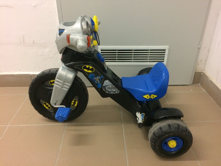 FISHER PRICE rowerek trójkołowy BATMAN światła dźwięki. Polecam!