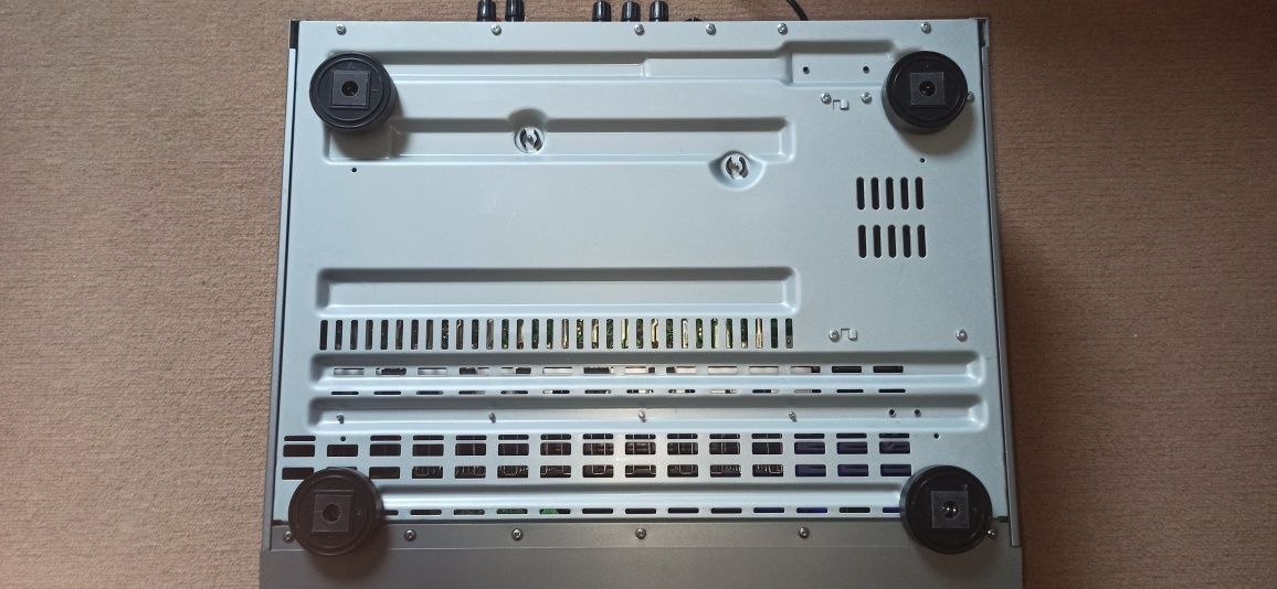 Amplituner Harman Kardon AVR 147, piękny stan