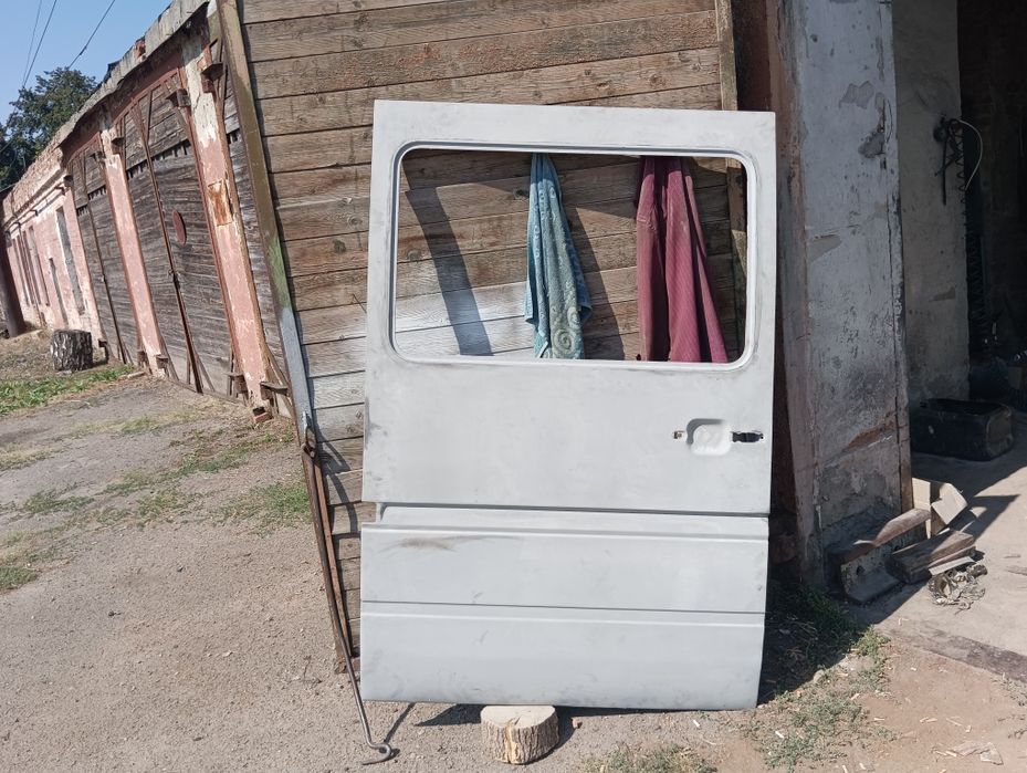 Продам двері бокові спрінтер лт