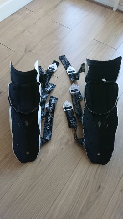 Мотонаколінники Scoyco