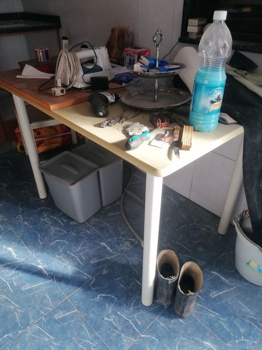 Mesa de cozinha e 4 cadeiras