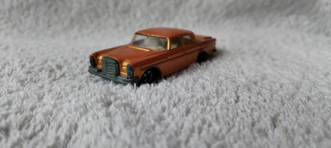 Matchbox Mercedes 300 se made in england