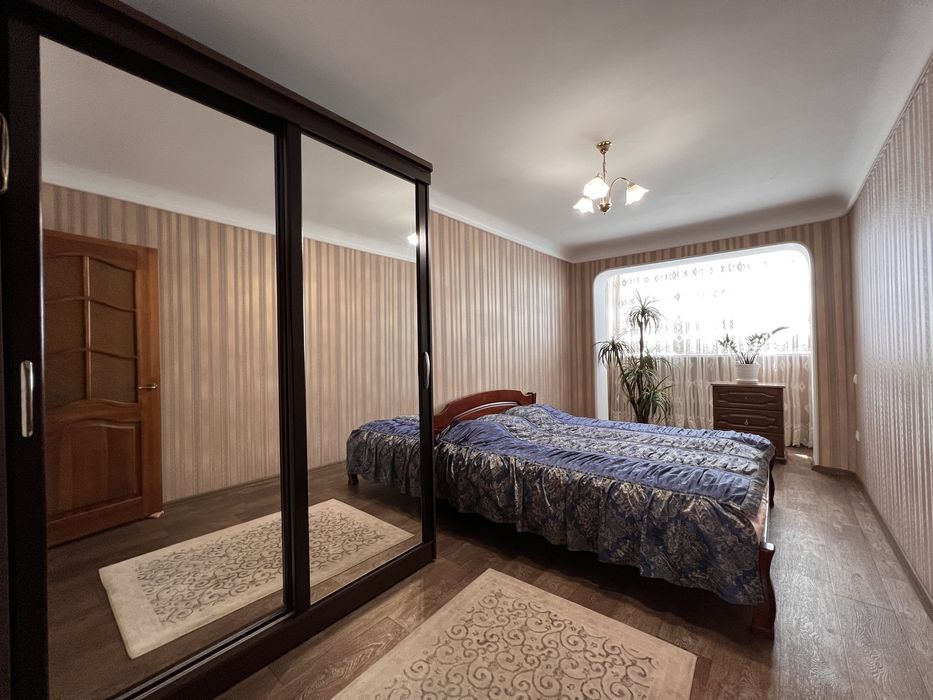 Продаж 3-кімнатної Центр, ремонт, 67м2, покращений план