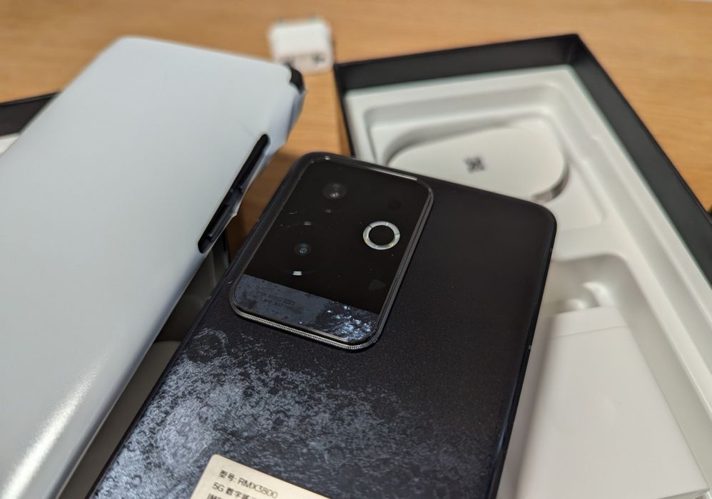 New REALME GT 6  12/256GB  Snapdragon 8 Gen3 + Безкош. доставка!