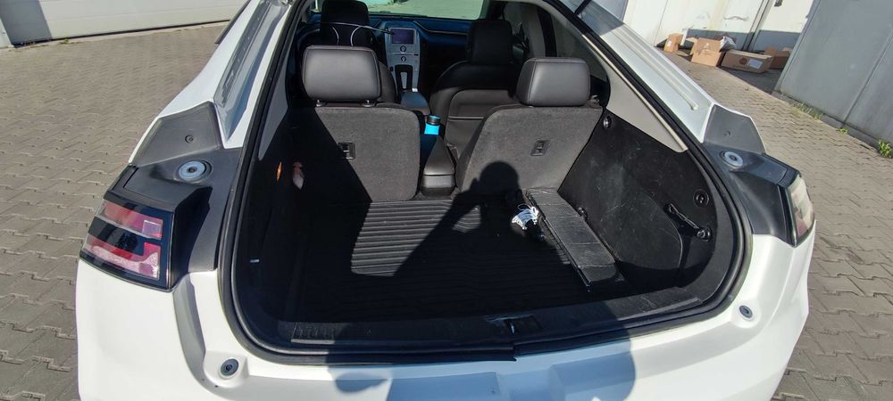 Продам Chevroet Volt 2013 года Плагин Гибрид отличное состояние.