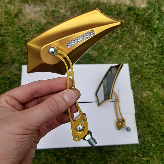 Зеркала на скутер невеликі