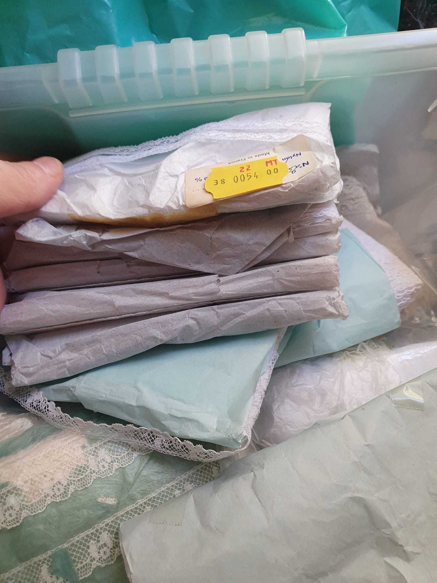 Venda de artigos de artesanato e costura