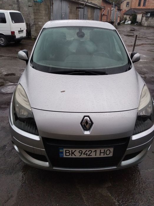 Рено сценік 2011 рік