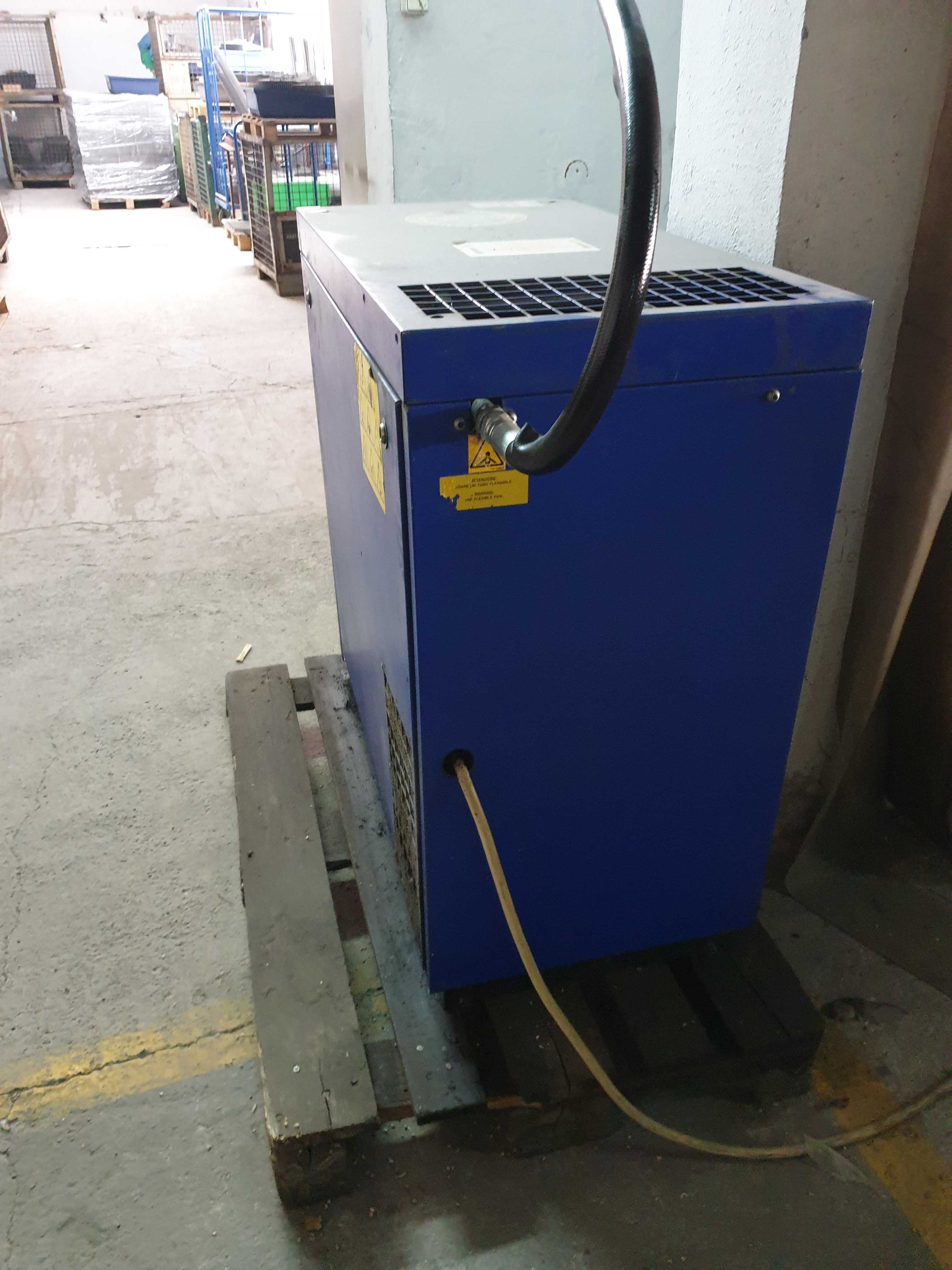 Kompresor śrubowy SPRĘŻARKA ŚRÓBOWA CECCATO 7114 BAR 8 KW 15