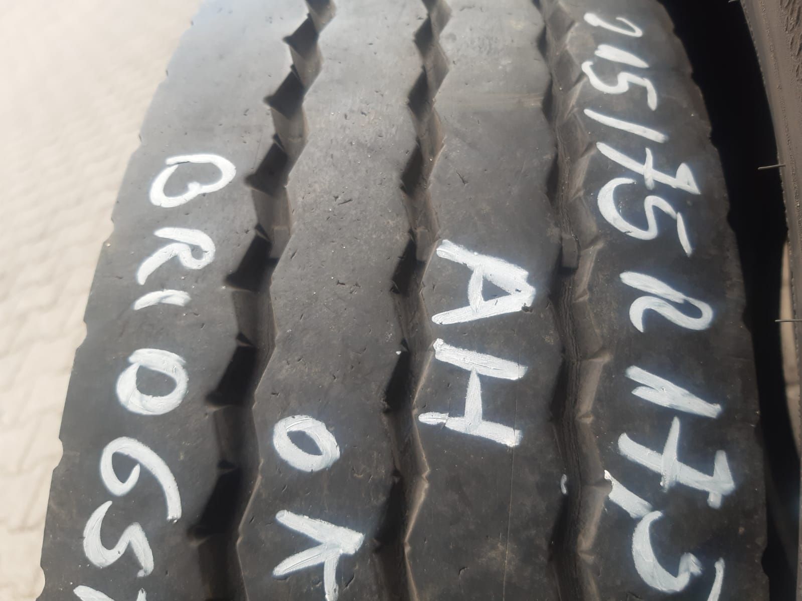 Para 215/75R17.5 J Bridgestone