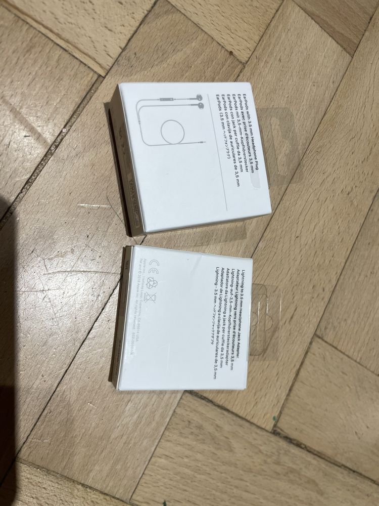 Pudełko apple earpods słuchawki i przejściówka lightning