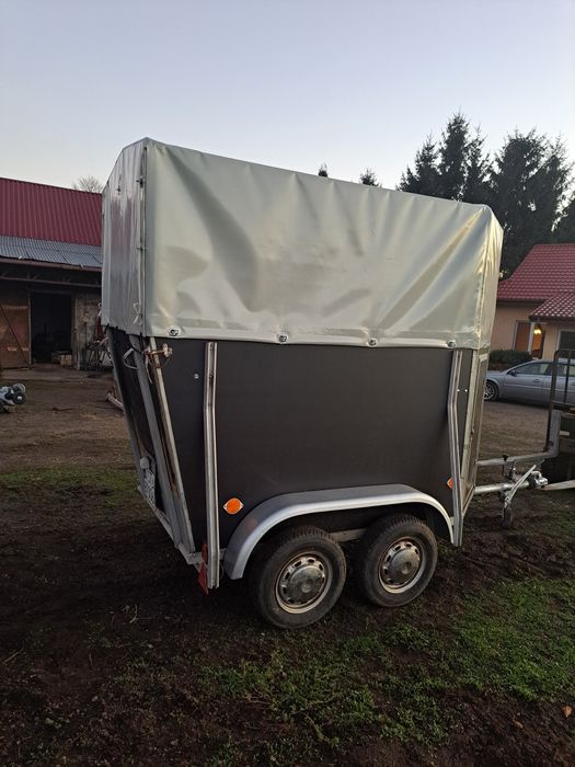 Przyczepka przyczepa do przewozu zwierząt koni super stan