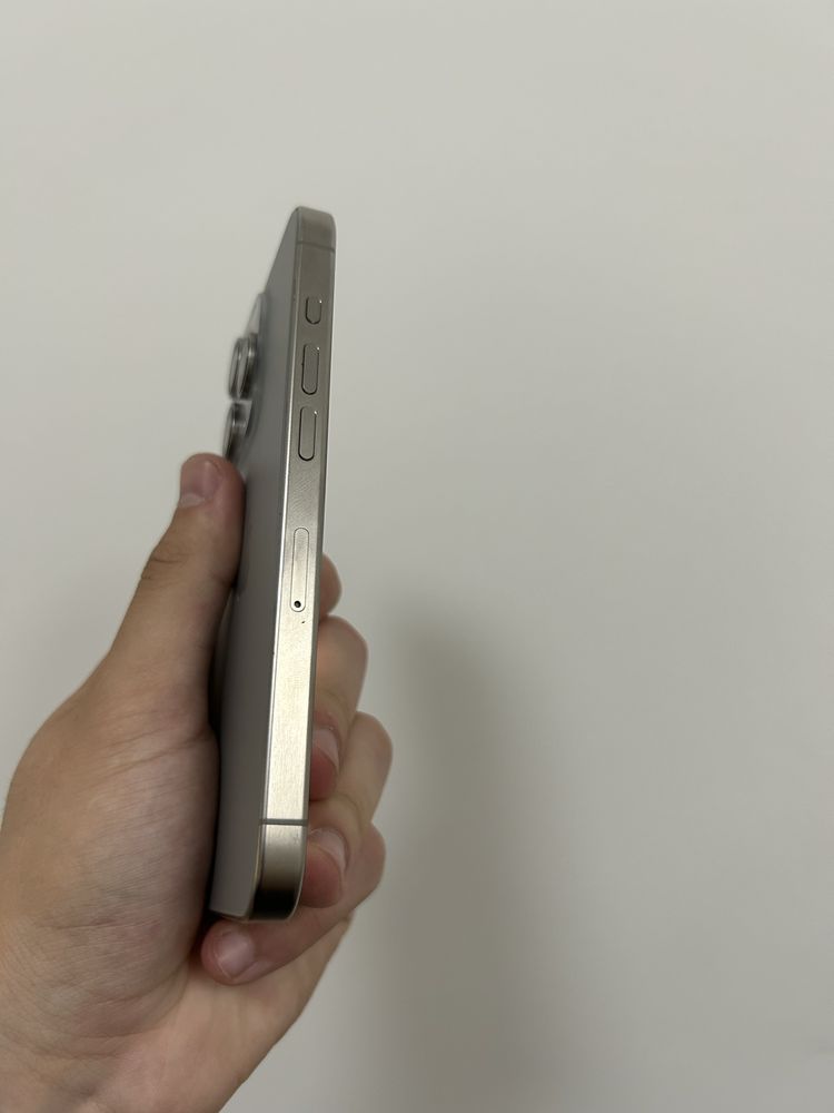 Вживаний Apple iPhone 15 Pro 128Gb. ( Natural Titanium )