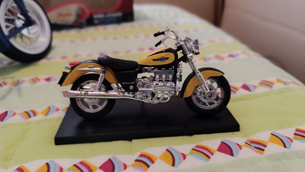 Mota de Brincar Escala 1:24