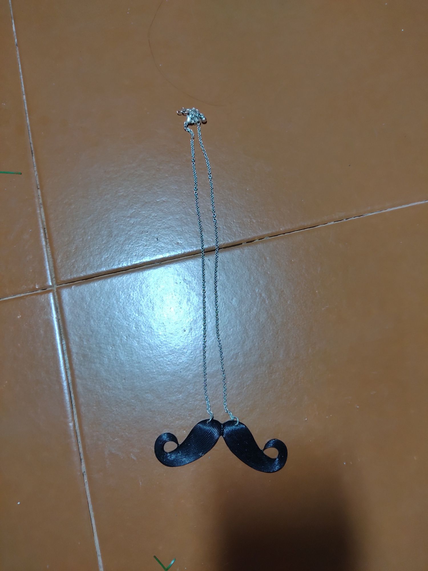 Colar + brincos com bigode francês (novos)- Claire's