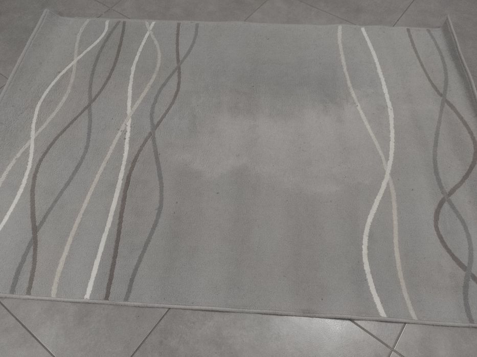 Sprzedam dywan do czyszczenia 195x135 cm.