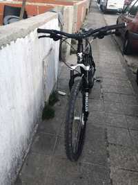 Bicicleta BTT bh