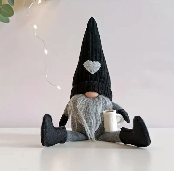 Skrzat z kubkiem z kawą 23cm krasnal gnom dekoracja kuchni