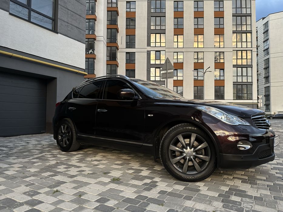 Infiniti ex35 2010