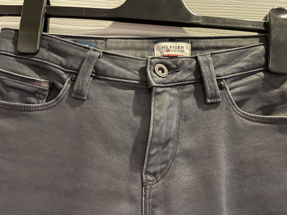 Spodnie damskie, jeans, woskowane, firmy HILFIGER