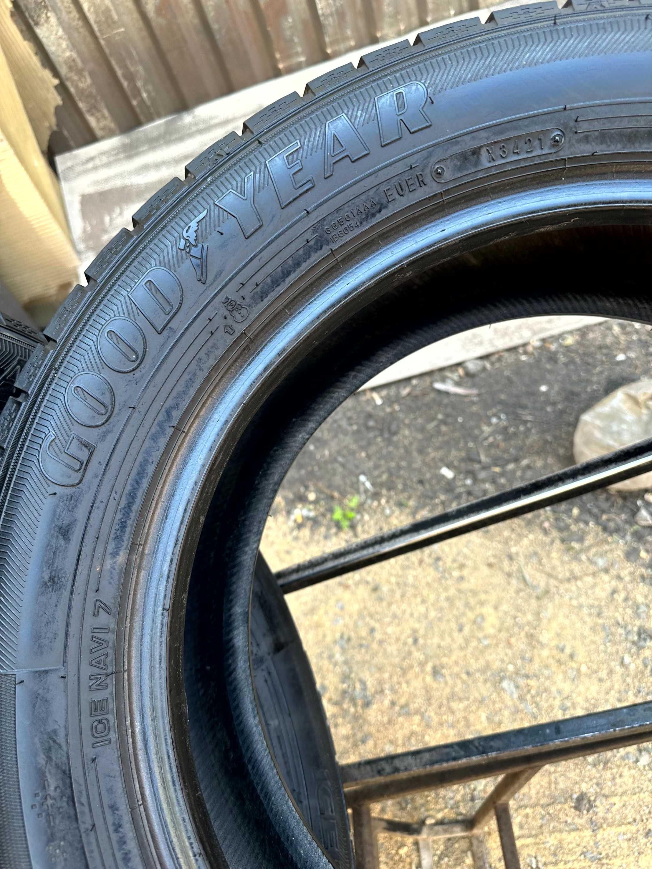 Шины БУ 215 60 R 17 Goodyear Ice Navi 7 Резина зима Япония