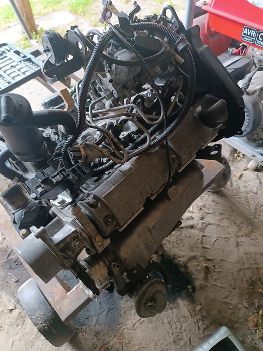 Двигун F8QT 1.9TDI Mitsubishi karizma Renault по запчастинах